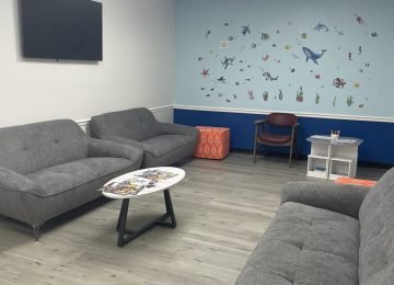 Waiting room with kids corner Waiting room with kids corner